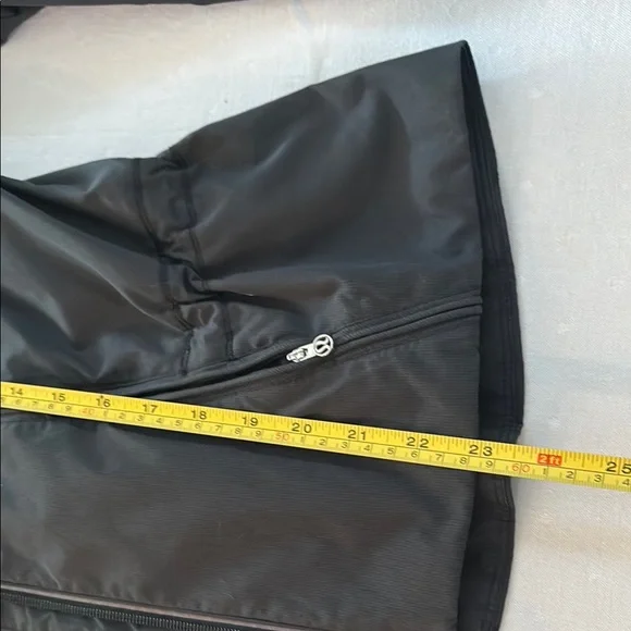 Lululemon Rain Jacket - Picture 6 of 12